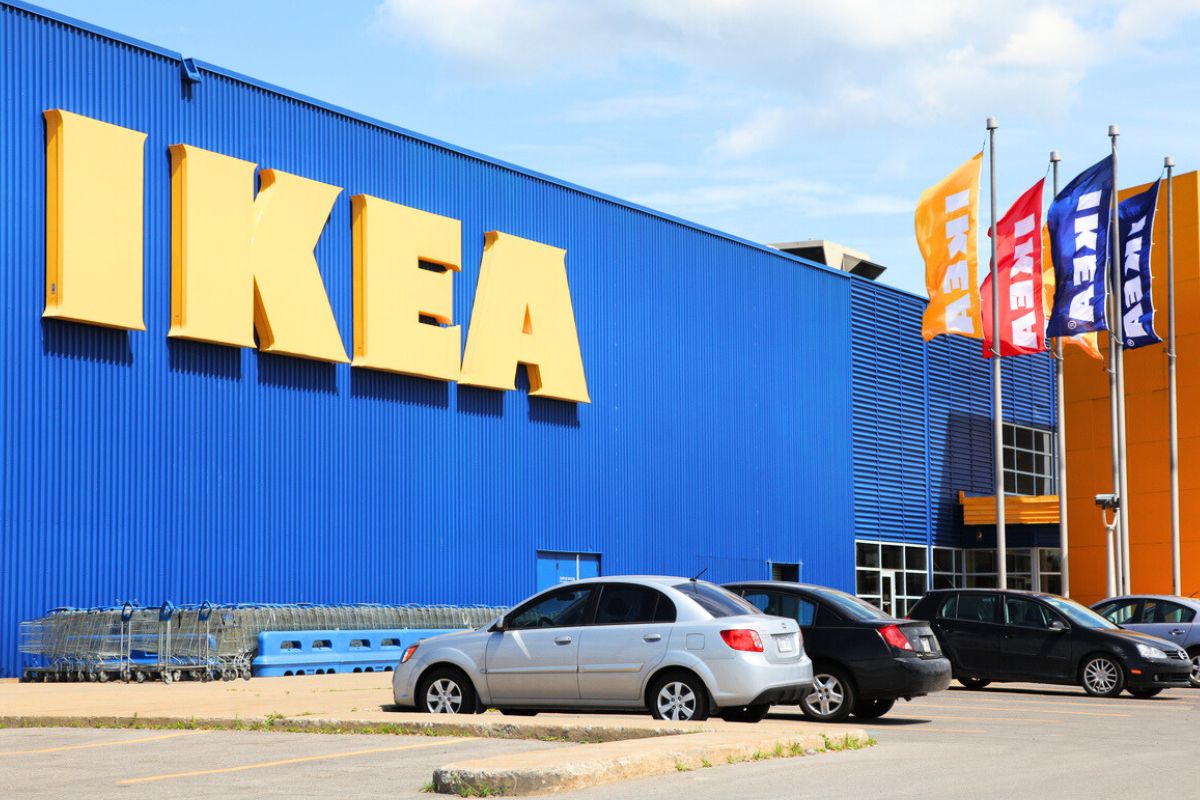 Han reste bara till platser med Ikeanamn