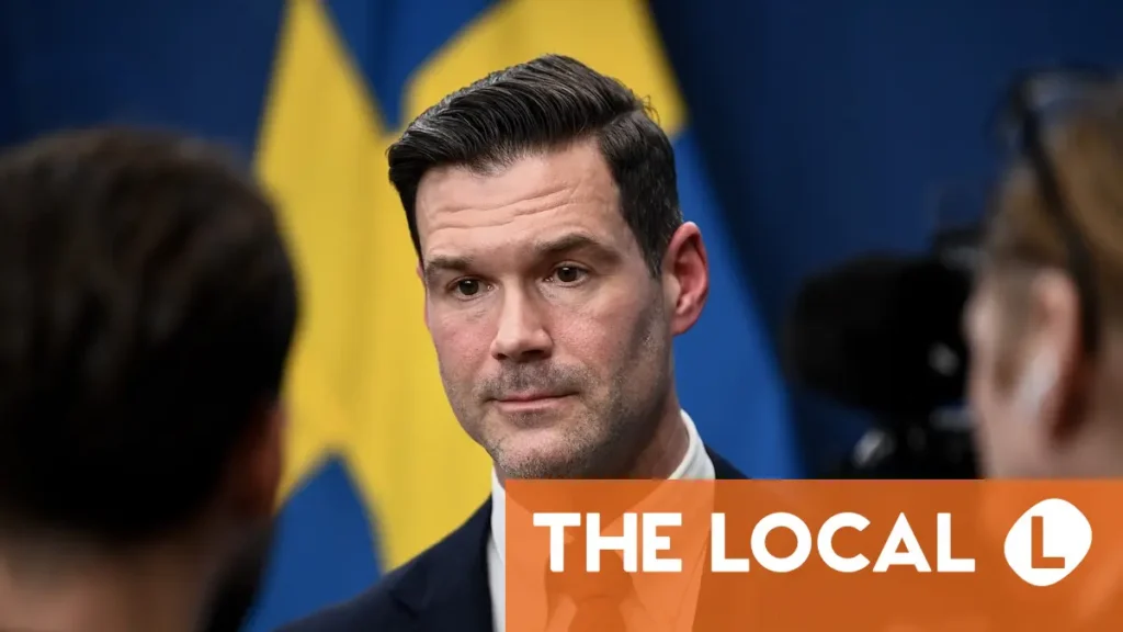 Sveriges migrationsminister vill lösa problemet med utvisning av tonåringar "i år"