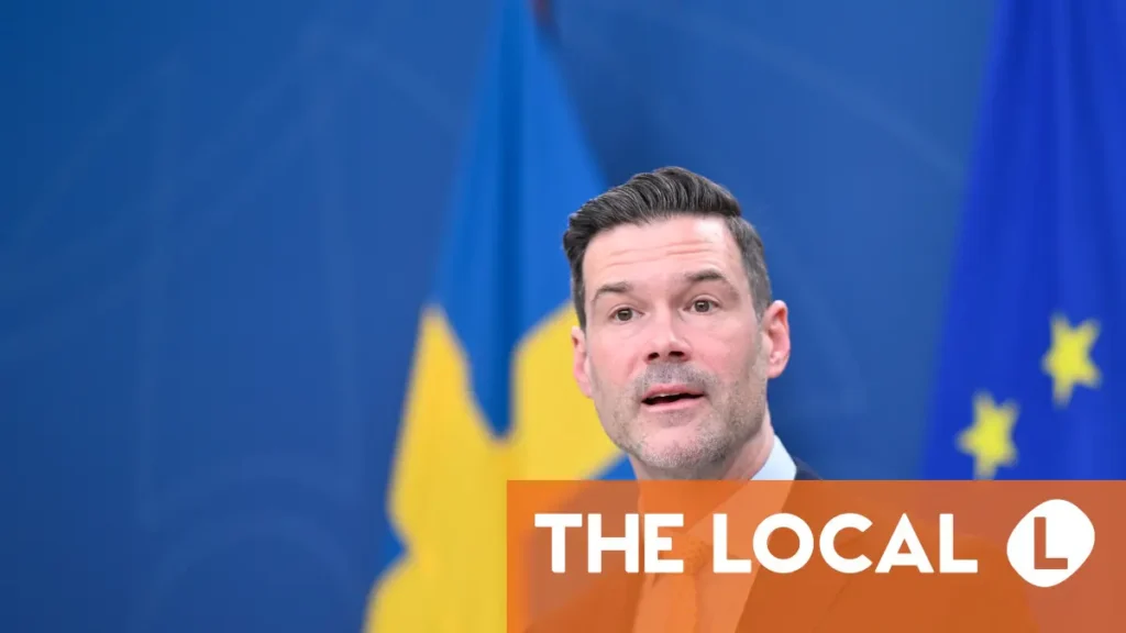 Sverige kan börja utvisa utlänningar på grund av "dåligt beteende" i sommar