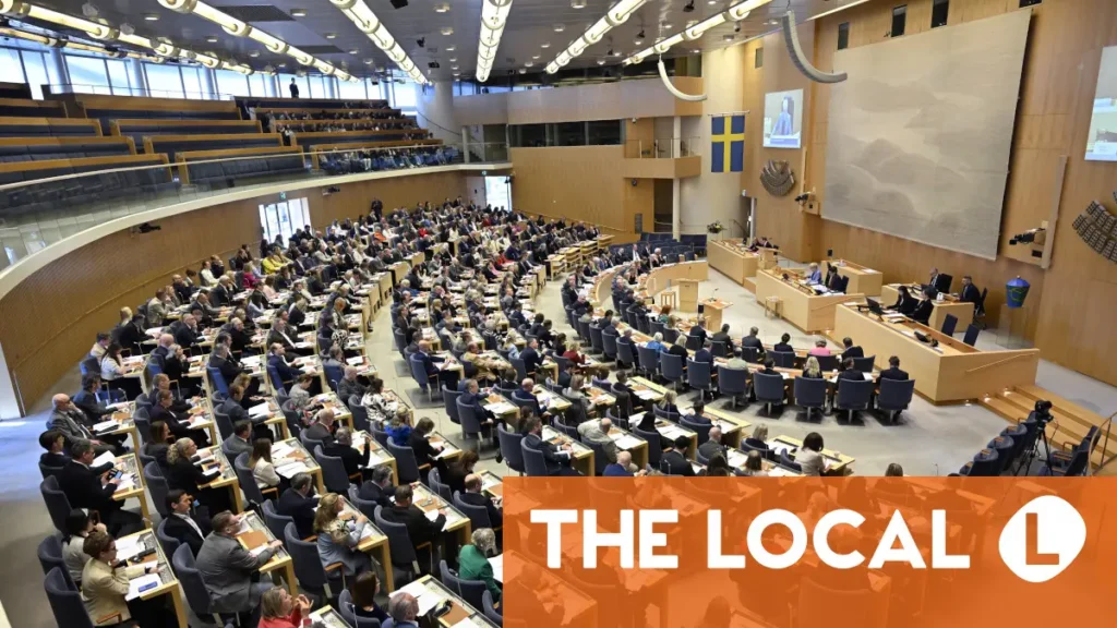 Sveriges riksdag ska rösta om lagförslaget om att avskaffa framtida permanent uppehållstillstånd för flyktingar