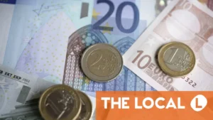 Det svenska stödet för att införa euron sjunker i takt med att kronan backar