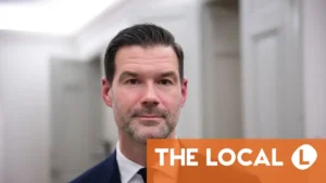 Sveriges migrationsminister "lovar snabbspår till medborgarskap om han blir omvald"